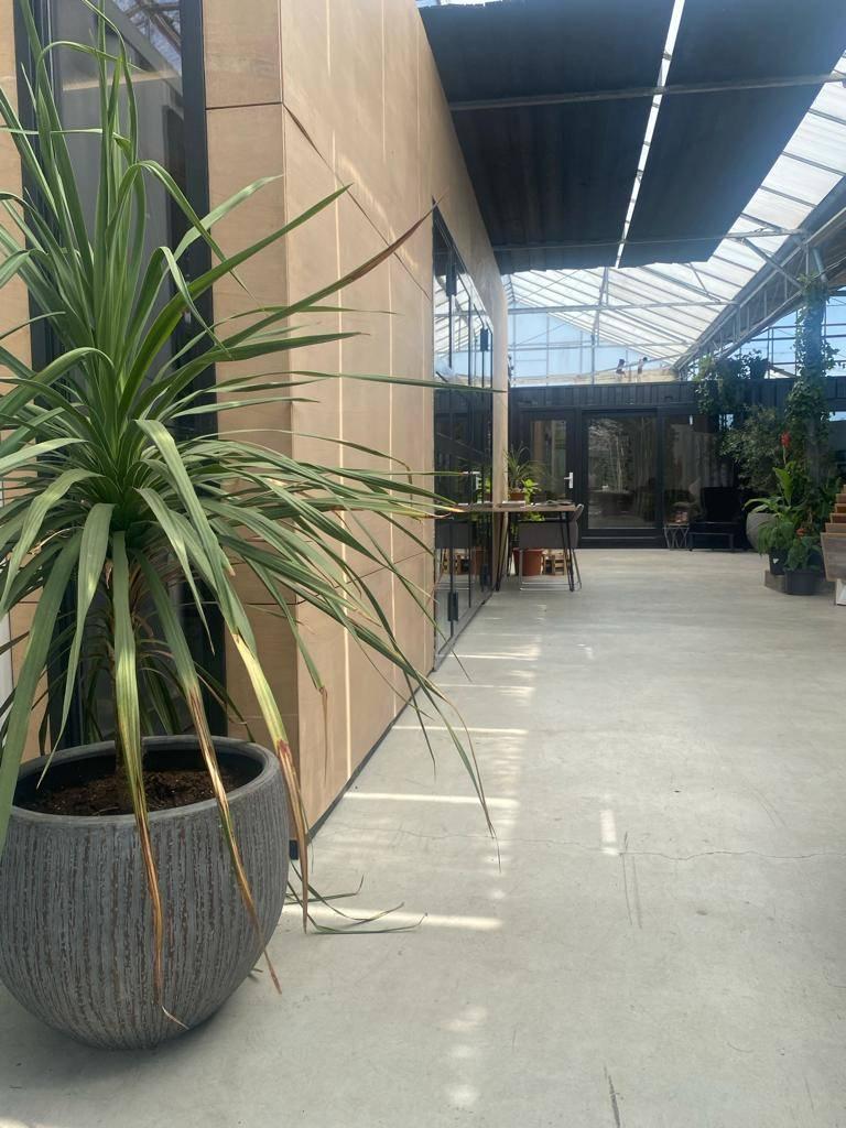 Ruimte te huur voor salon /kantoor/ opslag, Huizen en Kamers, Minder dan 20 m², Den Haag