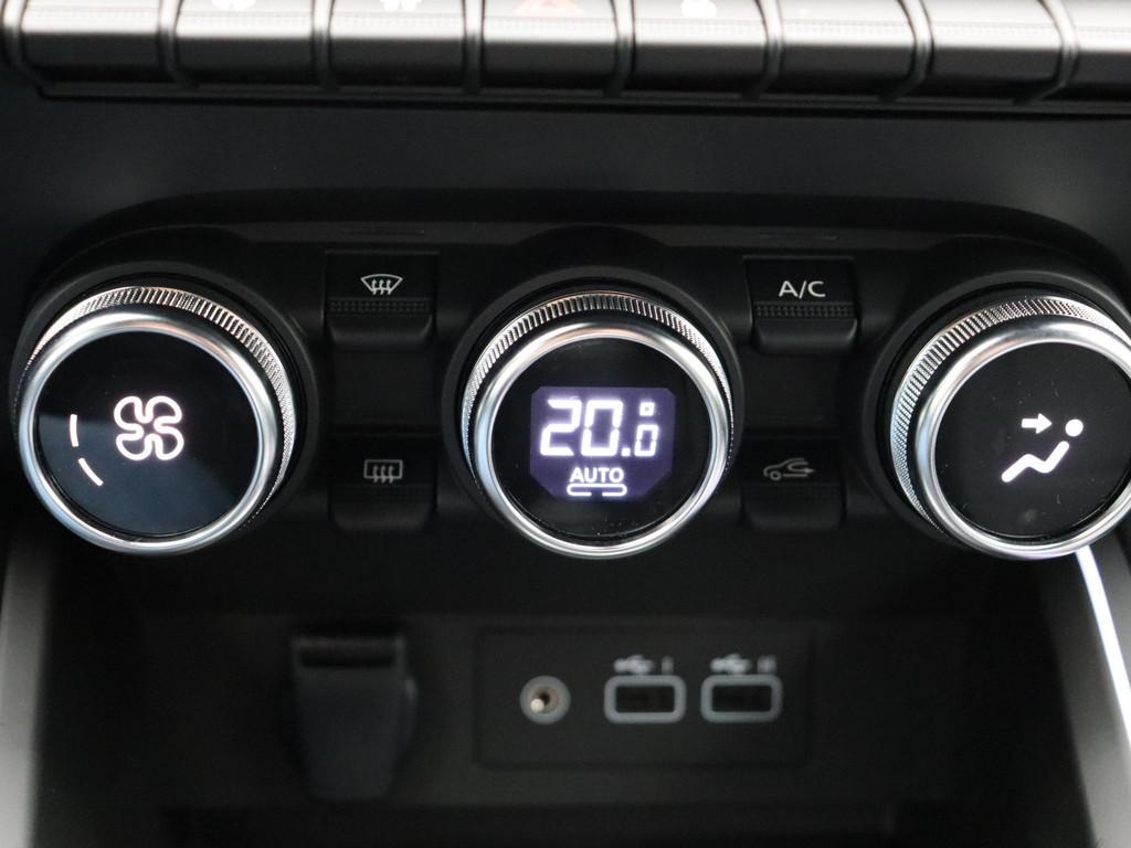 Renault Clio TCe 90pk GPF techno | Stoel- en stuurwielverwar, Auto's, Voorwielaandrijving, Stof, Euro 6, Zwart
