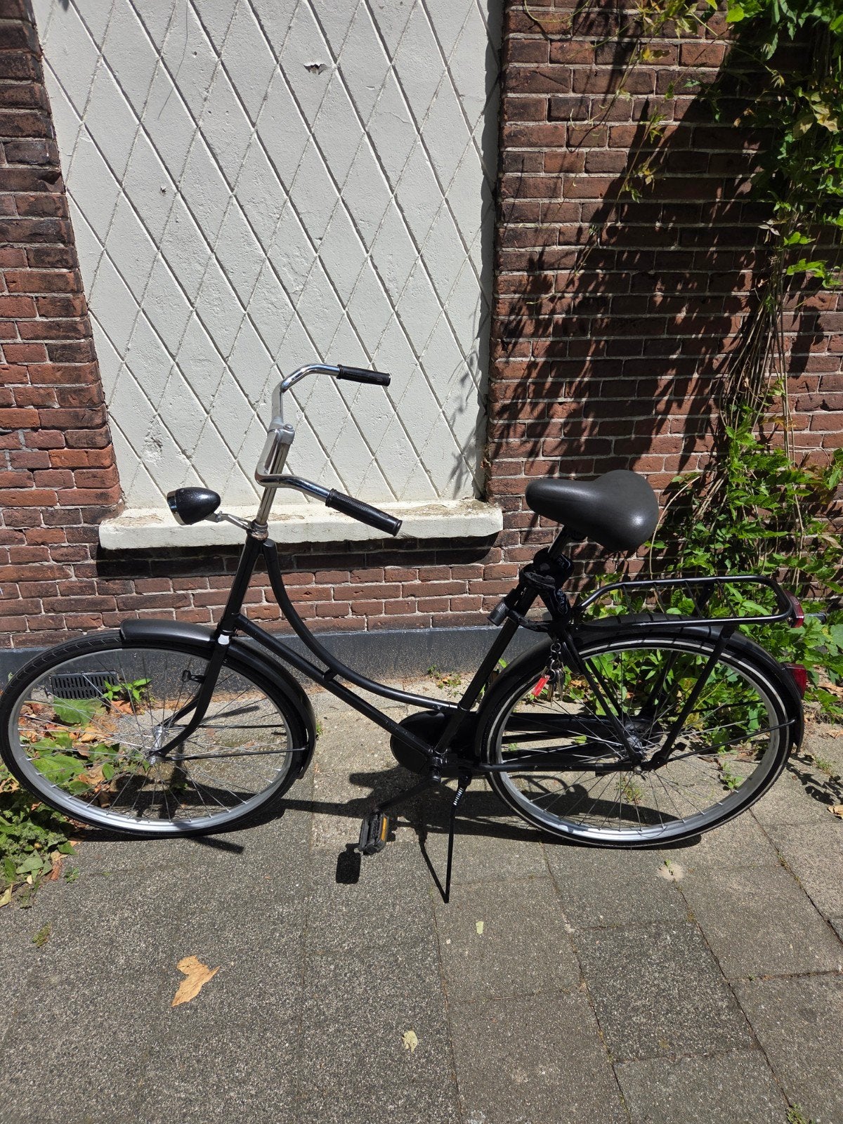 Zwarte omafiets met terugtraprem en bagagedrager, Terugtraprem, 53 tot 56 cm, Zo goed als nieuw, Ophalen