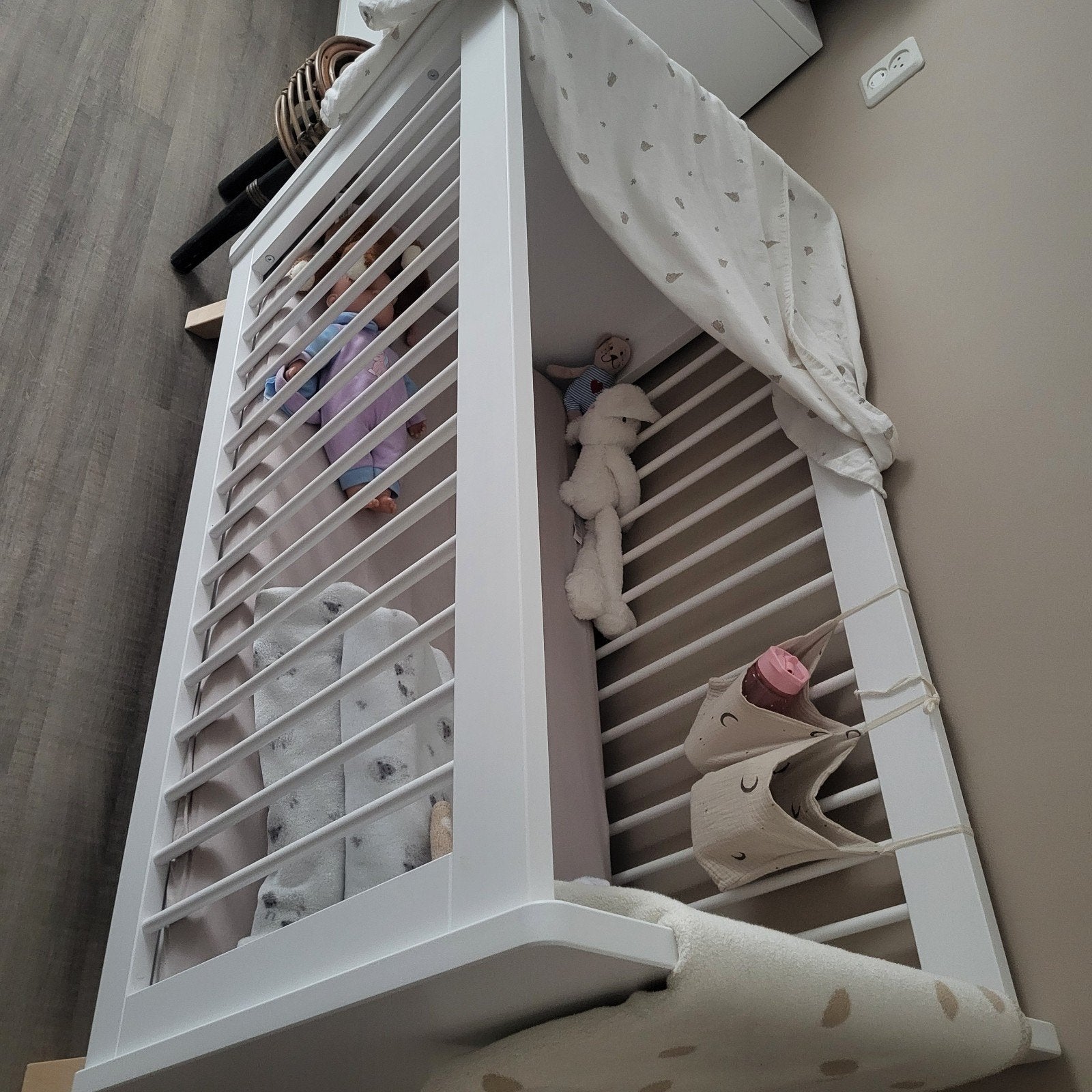 Complete babykamer (ledikant, commode, kledingkast), Ophalen of Verzenden, Gebruikt, Jongetje of Meisje