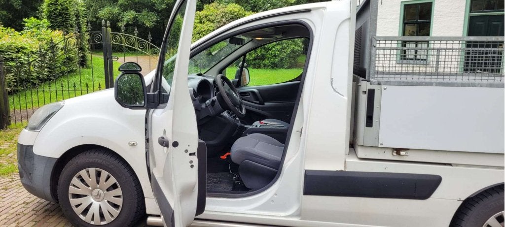 Citroen Berlingo kipper pick-up grijs kenteken, Auto's, Voorwielaandrijving, Euro 5, Stof, Zwart