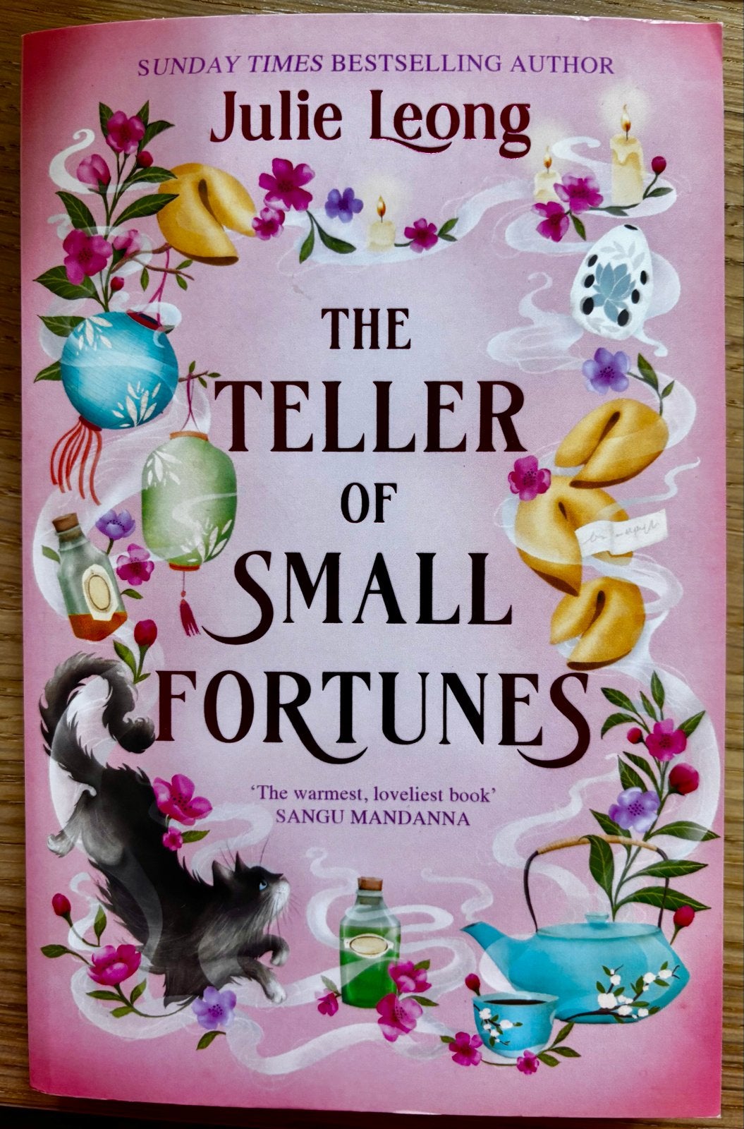 The Teller of Small Fortunes - Julie Leong, Ophalen of Verzenden, Zo goed als nieuw, Wereld overig