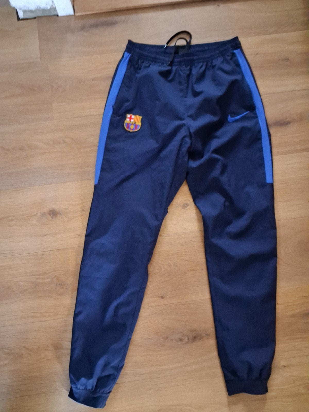 FC Barcelona trainingsbroek Nike Dry-Fit - Maat M, Maat M, Ophalen of Verzenden, Zo goed als nieuw, Broek