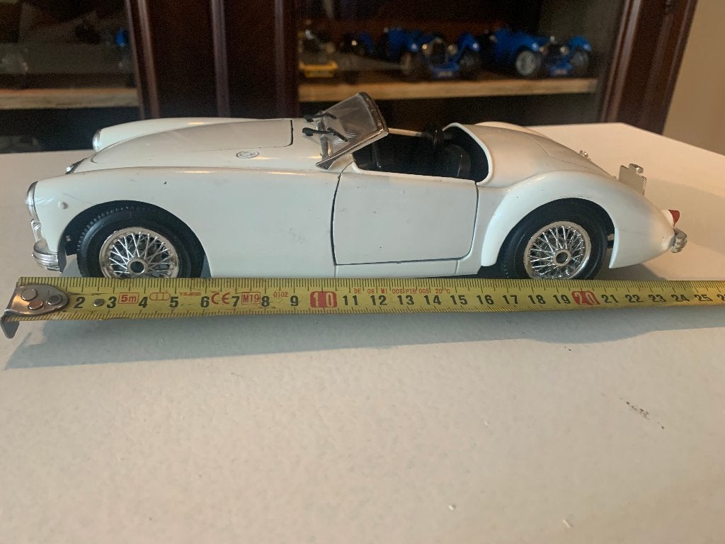 model auto   img 1\18, Ophalen of Verzenden, Zo goed als nieuw, Auto, Overige merken