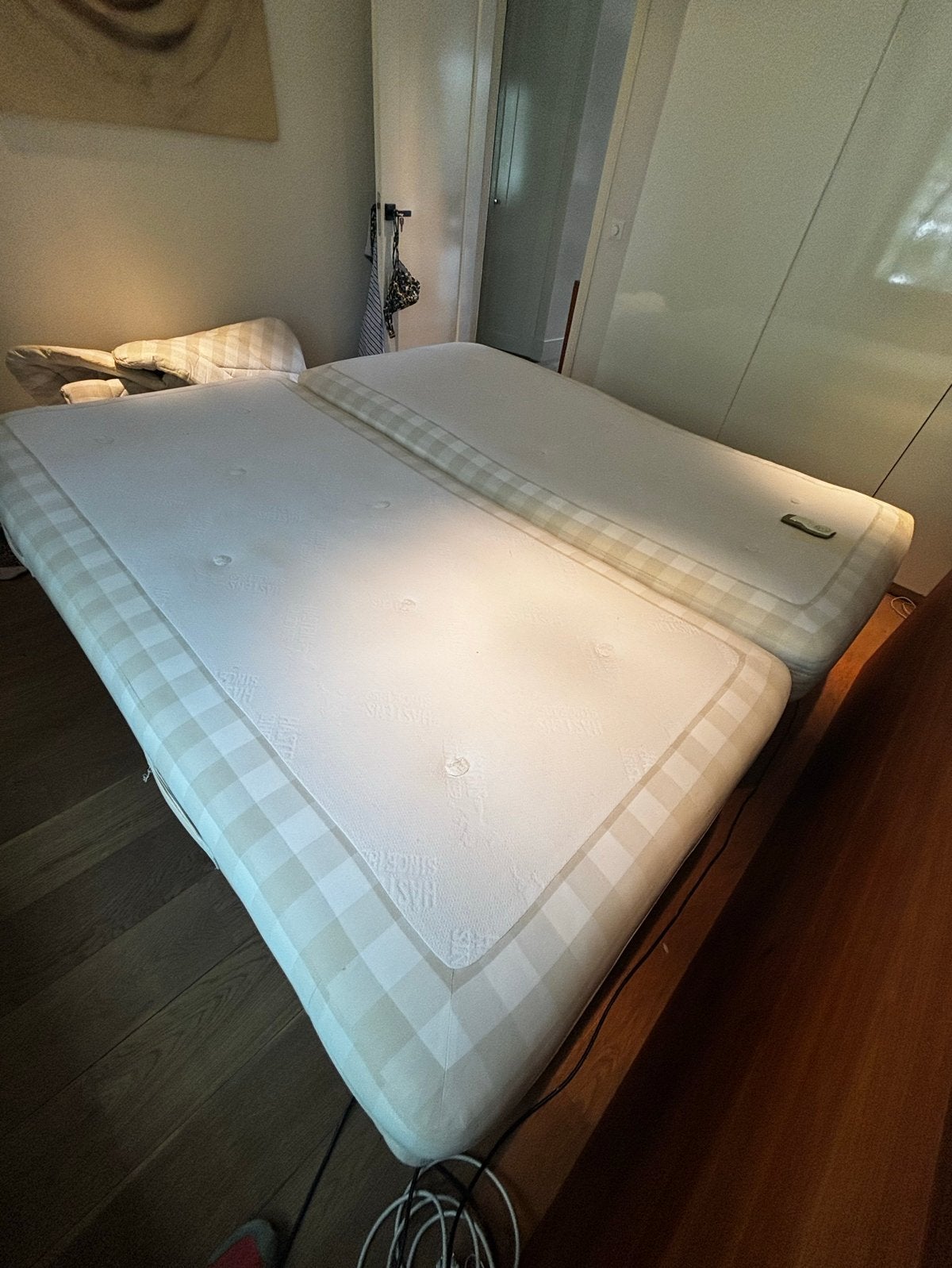 Hästens 210x210 elektrisch bed - Goede staat, Huis en Inrichting, Slaapkamer | Bedden, Ophalen, Overige kleuren, 210 cm, Tweepersoons