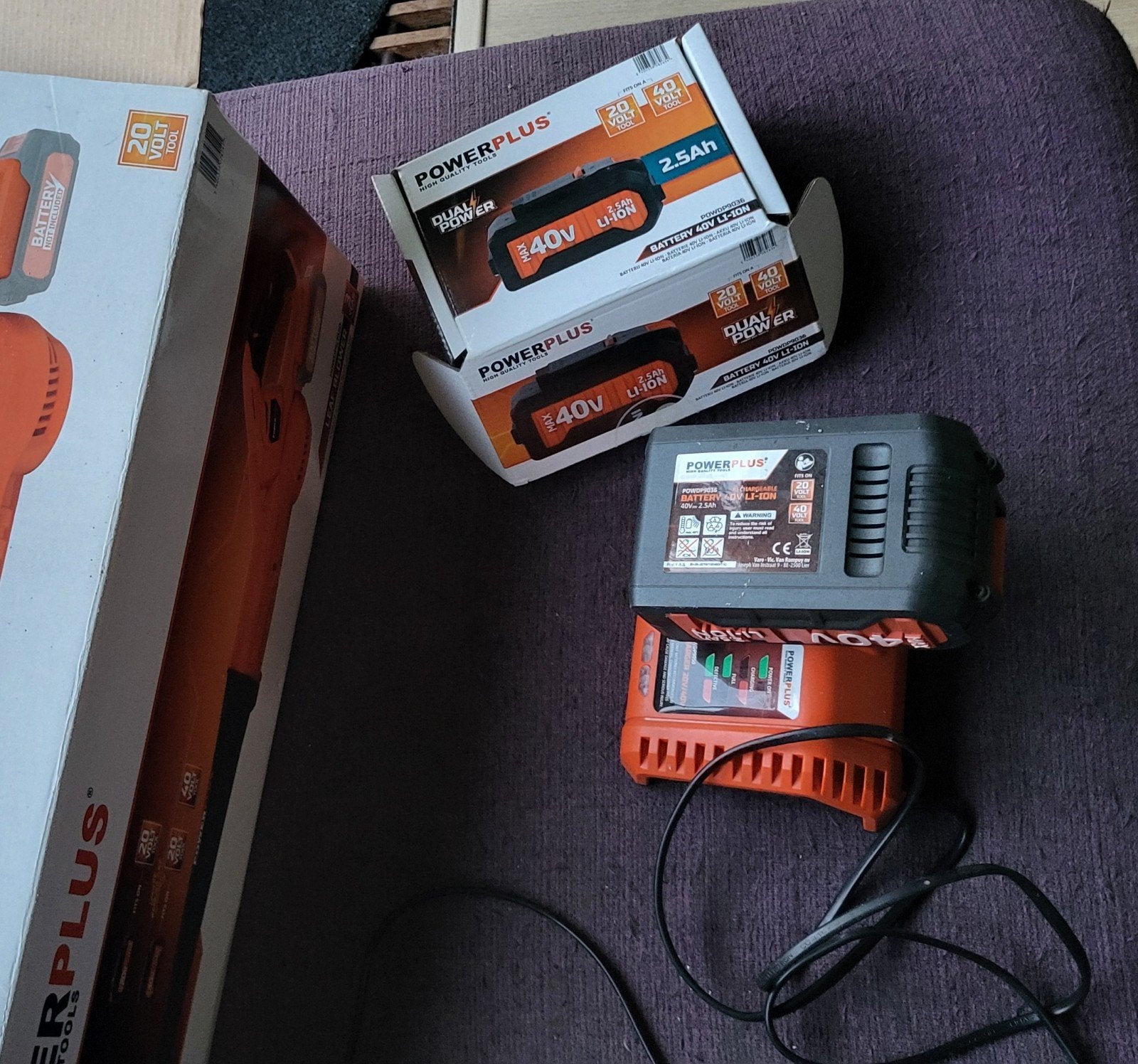 accu en oplader  voor bladblazer, Ophalen, Accu
