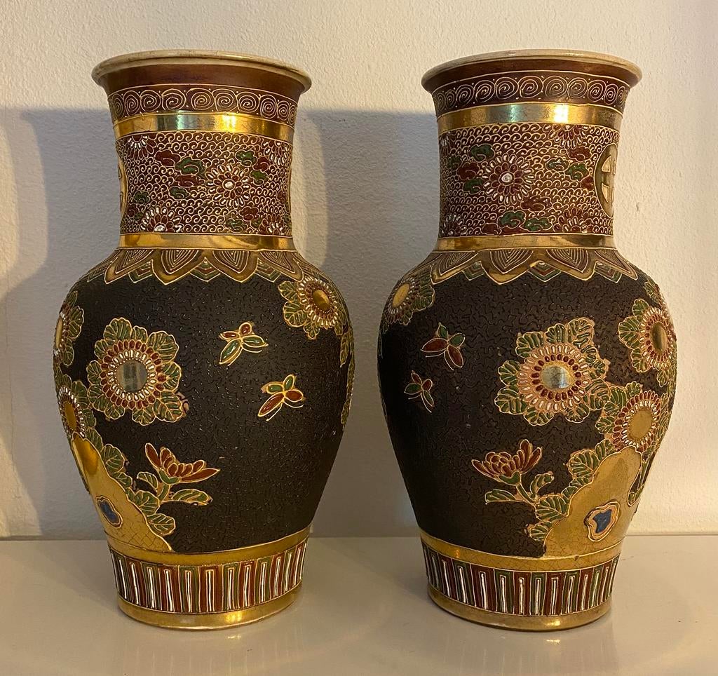 Prachtig paar Antieke Japanse Vazen Satsuma met vlinders, Ophalen of Verzenden