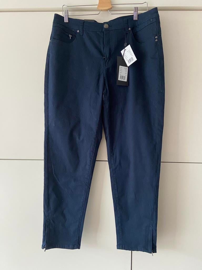 C.RO donkerblauw lange broek 44 nieuw, Kleding | Dames, Blauw, Maat 42/44 (L), Nieuw, Ophalen of Verzenden
