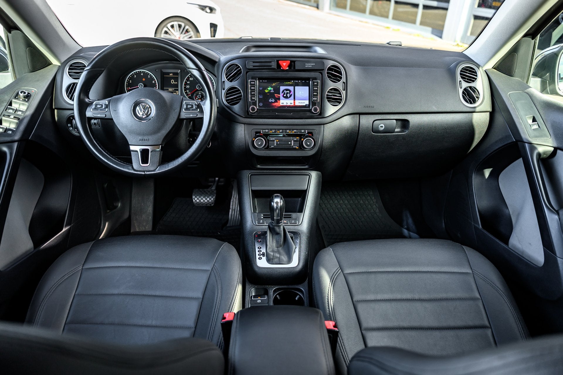 Volkswagen Tiguan 2.0 TSI Sport&Style 4Motion, Auto's, Automaat, Euro 5, Gebruikt, 4 cilinders