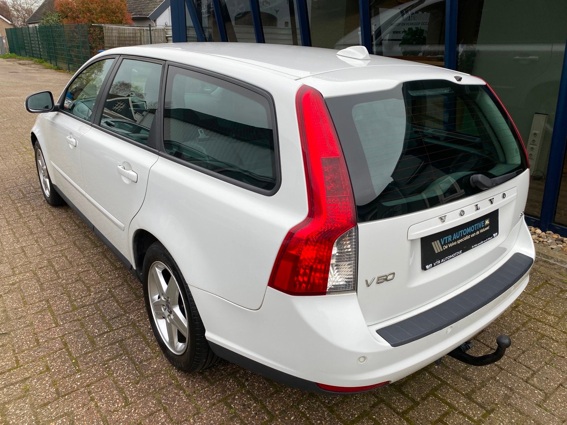 Volvo V50 2.0 Business Edition NAVI / XENON / TREKHAAK, Voorwielaandrijving, 145 pk, Stof, Gebruikt