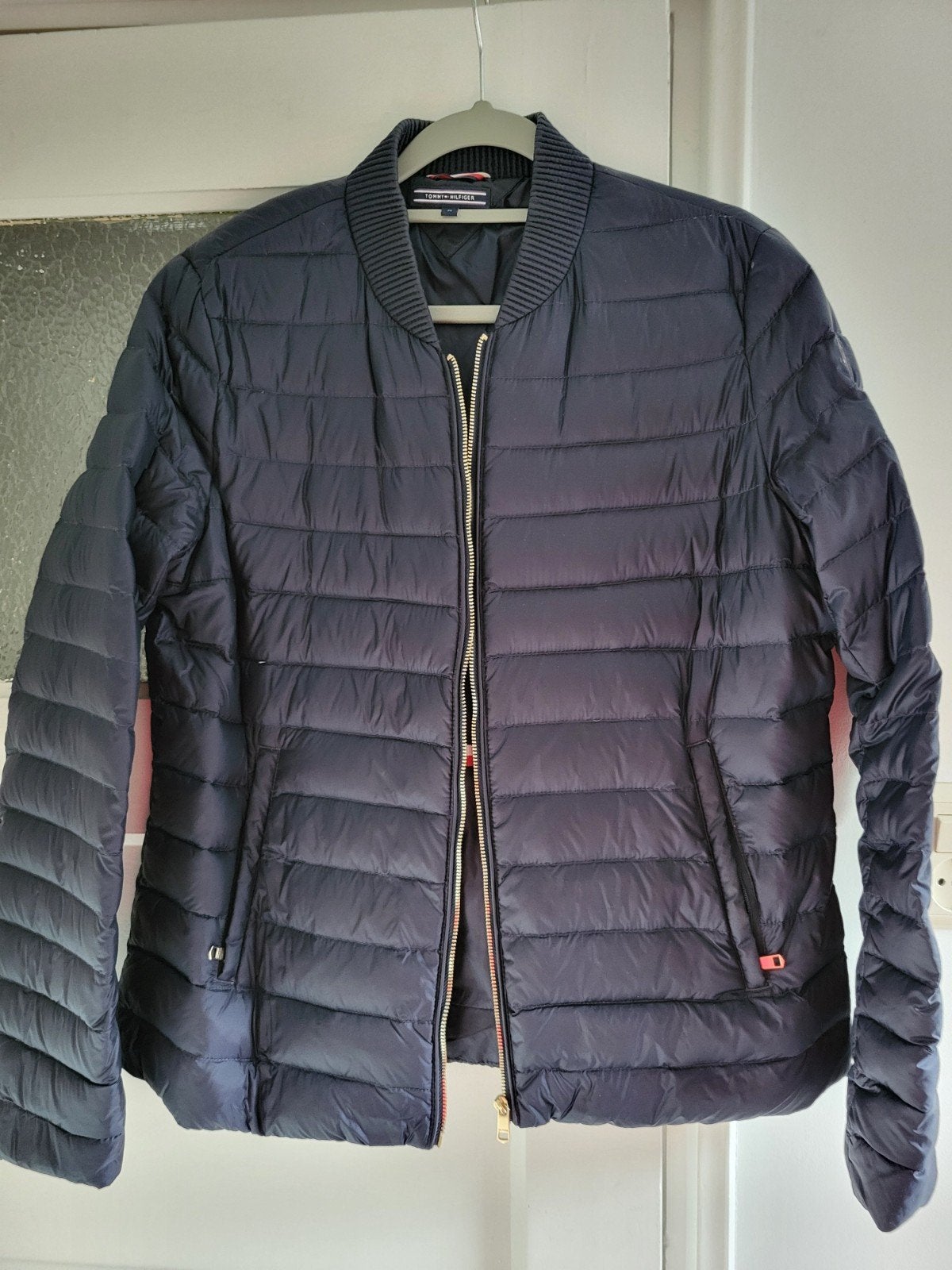 Donkerblauwe Tommy Hilfiger dames jas, maat M, Blauw, Zo goed als nieuw, Tommy Hilfiger, Ophalen