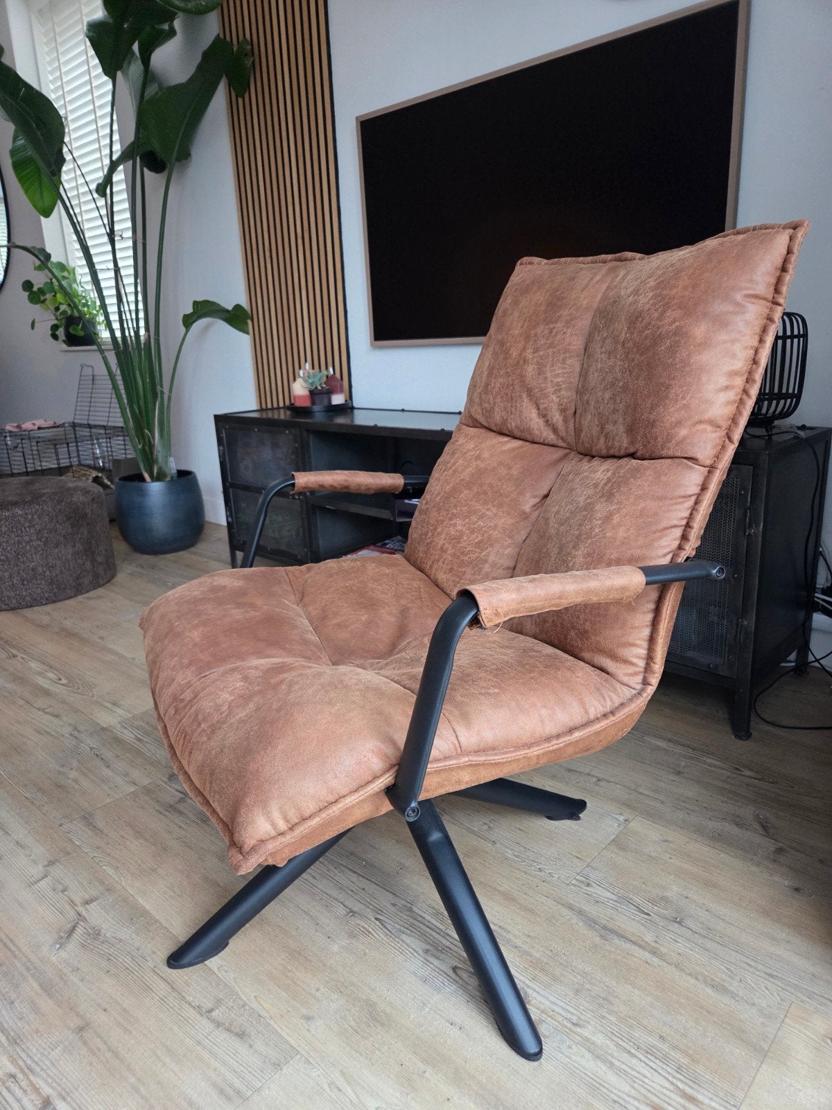 Draaifauteuil cognac kunstleer - 5 jaar oud,zeer goede staat, Huis en Inrichting, Kunststof, 75 tot 100 cm, Ophalen of Verzenden