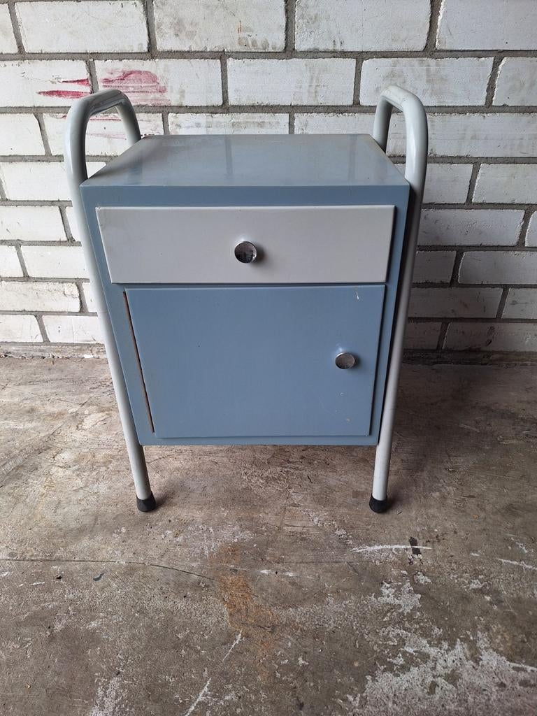 Bauhaus buisframe nachtkastje 1955, Verzamelen, Ophalen, Huis en Inrichting