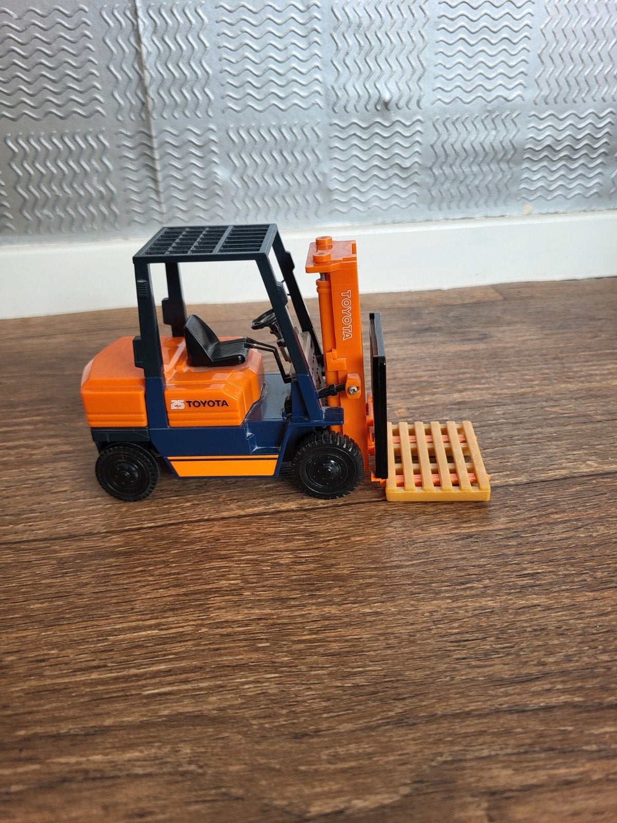 Yonezawa Toys Toyota Forklift model - Made in Japan, Ophalen of Verzenden, Zo goed als nieuw, Overige typen