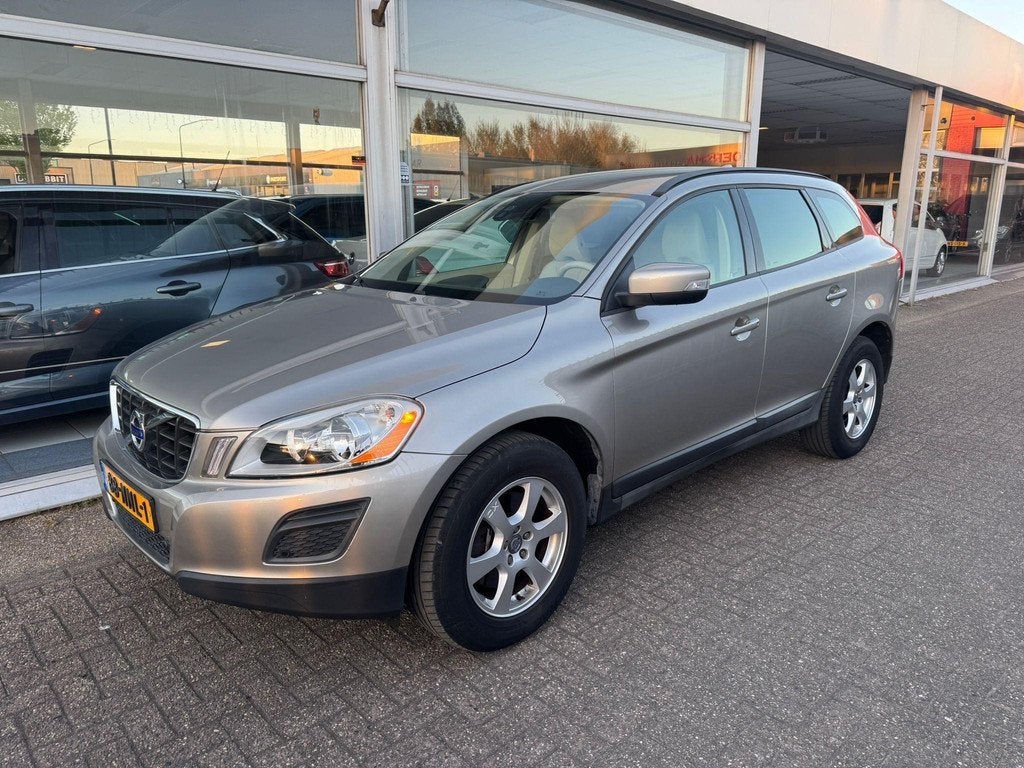 Volvo XC60 2.0T Kinetic | 2e eigenaar | Automaat | Achteruit, Euro 5, Stof, 4 cilinders, Origineel Nederlands