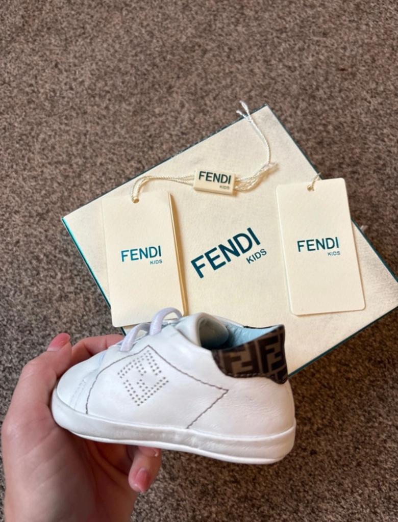 Fendi baby schoenen, Ophalen of Verzenden, Zo goed als nieuw, Overige maten