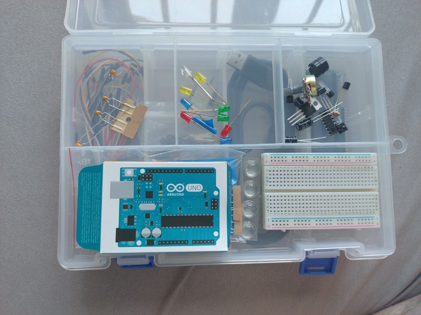 Arduino UNO Starter Kit met diverse componenten, Ophalen of Verzenden, Zo goed als nieuw