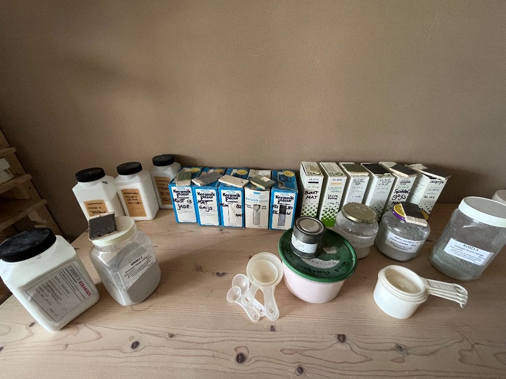 Partij keramiek poederglazuur VeKa, Welte e.a., div. kleuren, Ophalen, Gebruikt
