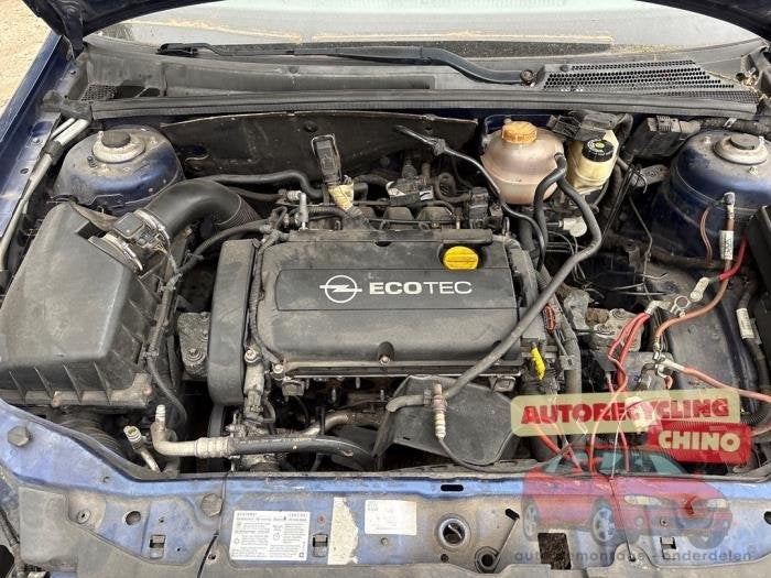 Motor van een Opel Vectra, Ophalen, Gebruikt, -, -