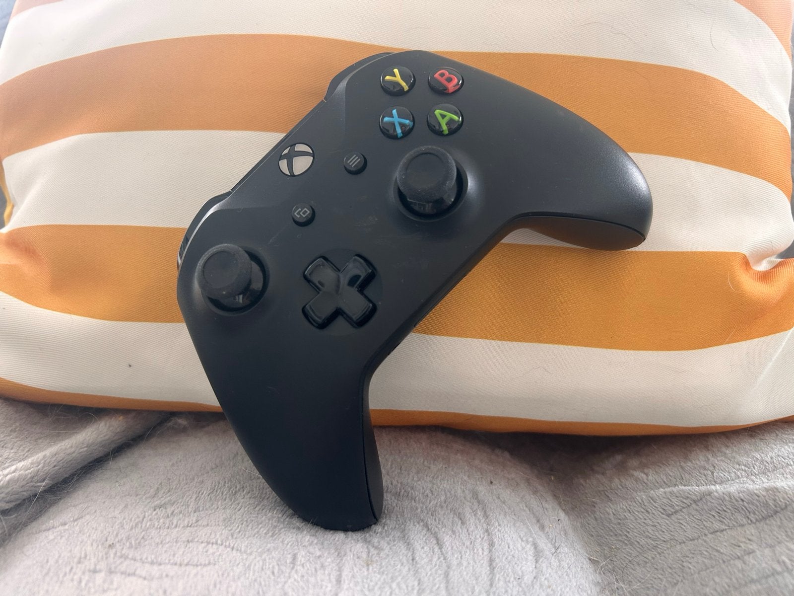 Xbox One Controller Zwart - Draadloos, Spelcomputers en Games, Ophalen of Verzenden, Zo goed als nieuw, Xbox One, Controller