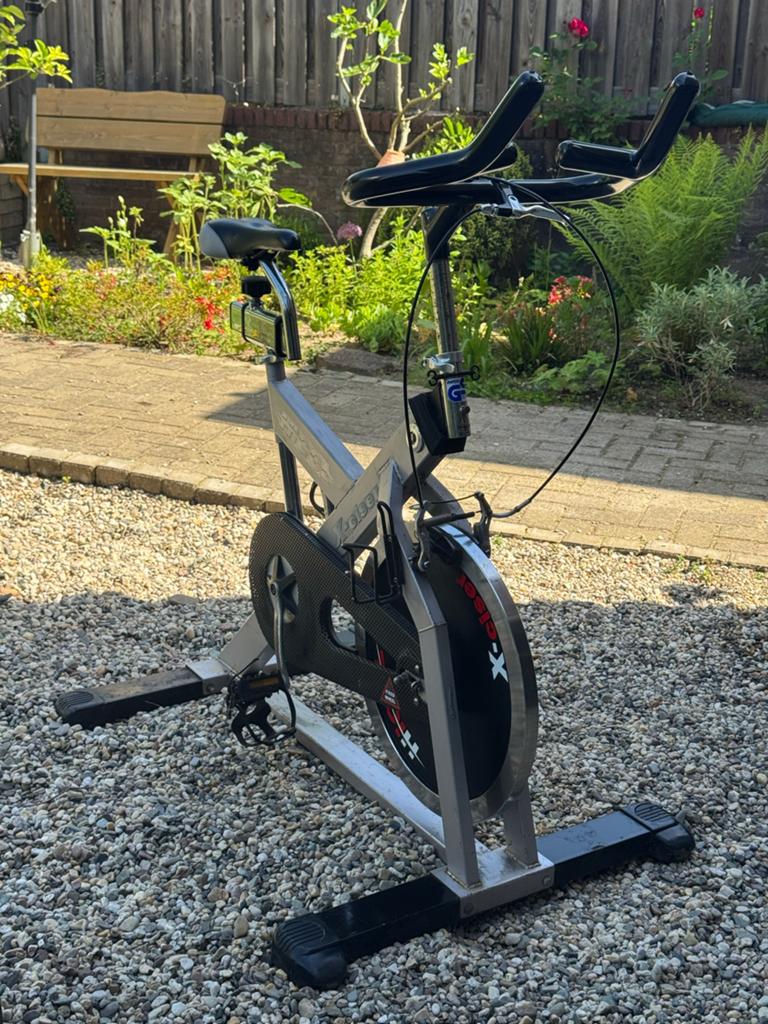 X-ciser Spinningfiets Ideaal voor fietstraining Hometrainer, Sport en Fitness, Ophalen, Gebruikt, Spinningfiets, Metaal