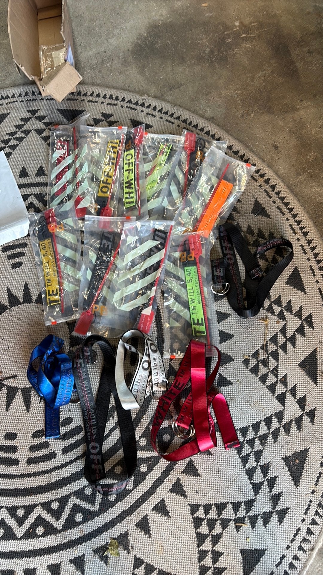 Offwhite sleutelhanger en riemen / zadelriemen, Motoren, Ophalen of Verzenden