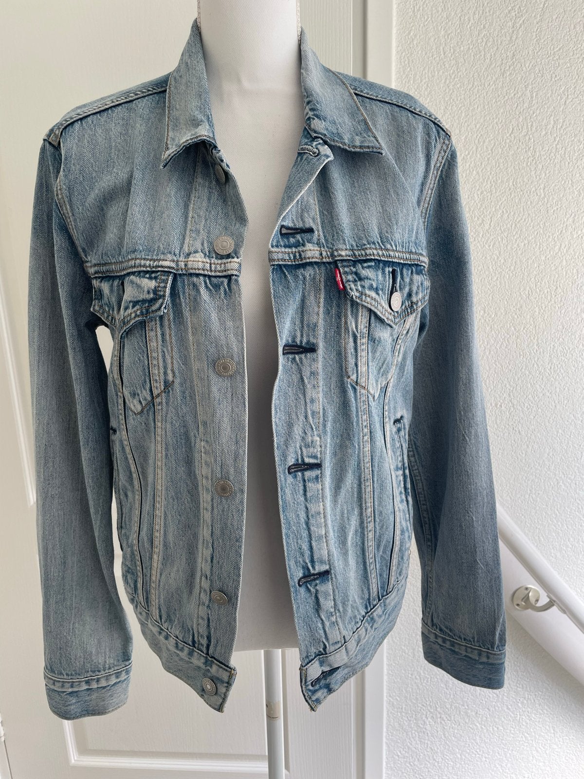 Levi's spijkerjasje maat S, Ophalen of Verzenden, Zo goed als nieuw, Maat 46 (S) of kleiner, Blauw