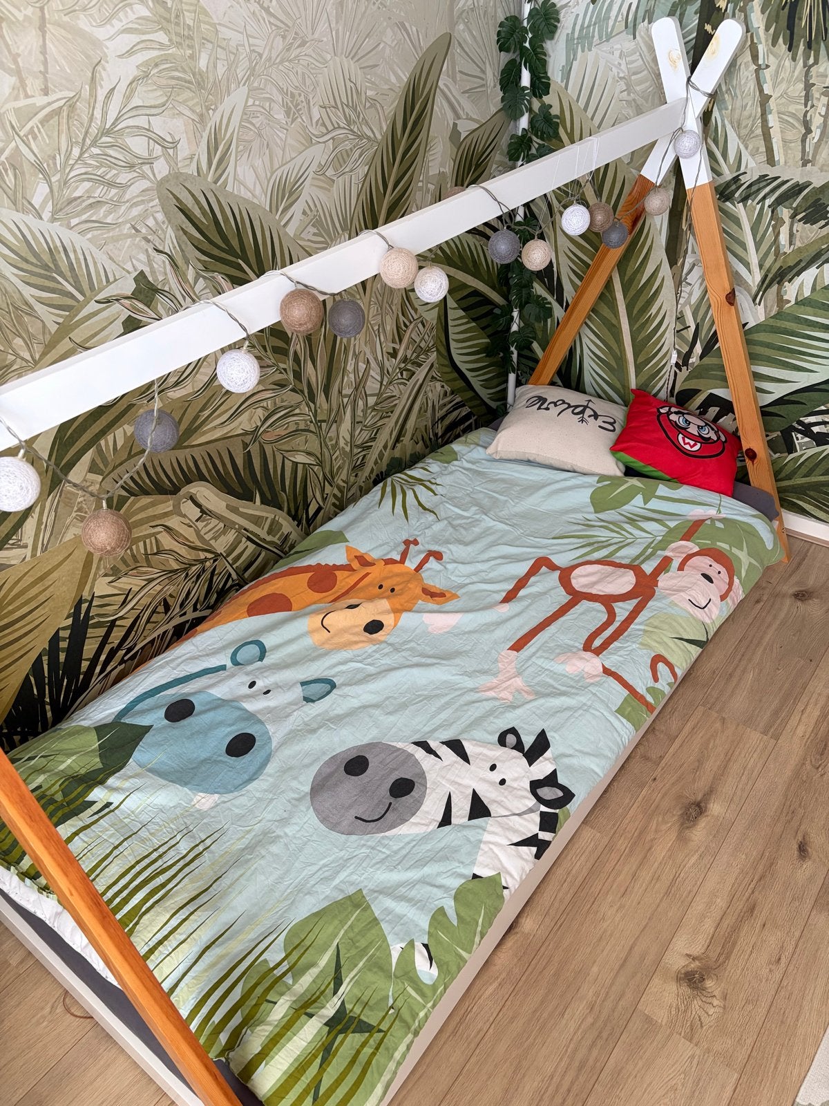 Tipi bed, Ophalen, 85 tot 100 cm, Gebruikt, Matras