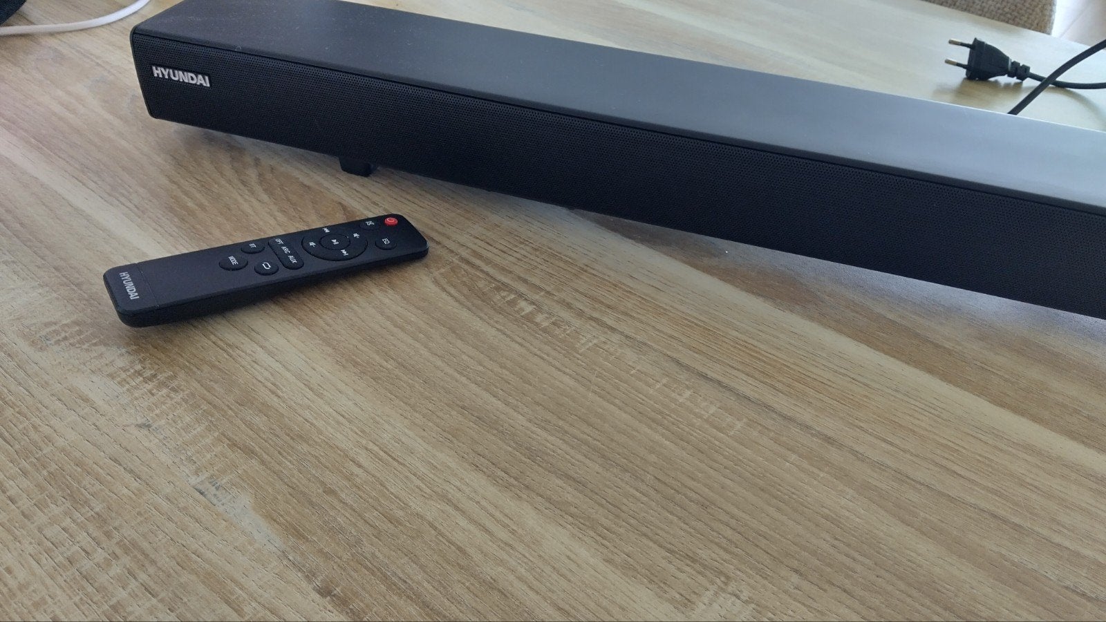Hyundai Soundbar 60W - Krachtig Geluid voor Thuis, Ophalen, Bluetooth, Zo goed als nieuw