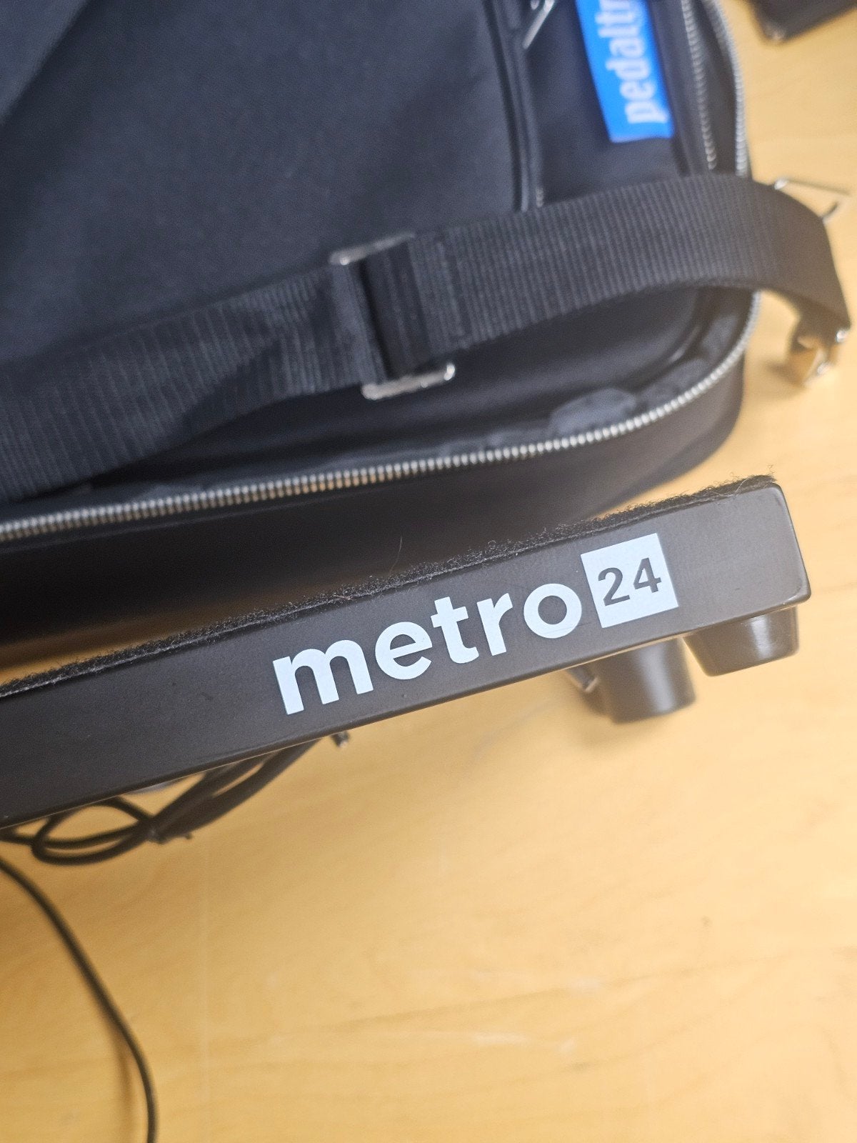 Pedaltrain Metro 24 met Fazley PBP-02 voeding en tas, Overige typen, Onbekend, Ophalen of Verzenden, Zo goed als nieuw
