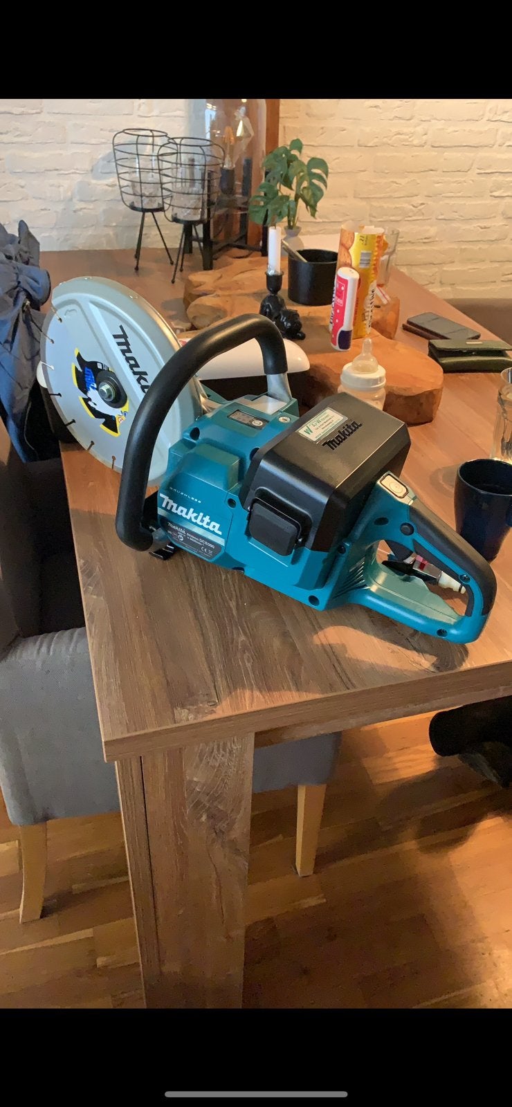 Makita Accu Bandenzaag 2x 18V gebruikt, Doe-het-zelf en Verbouw, Ophalen of Verzenden, Gebruikt, Overige typen