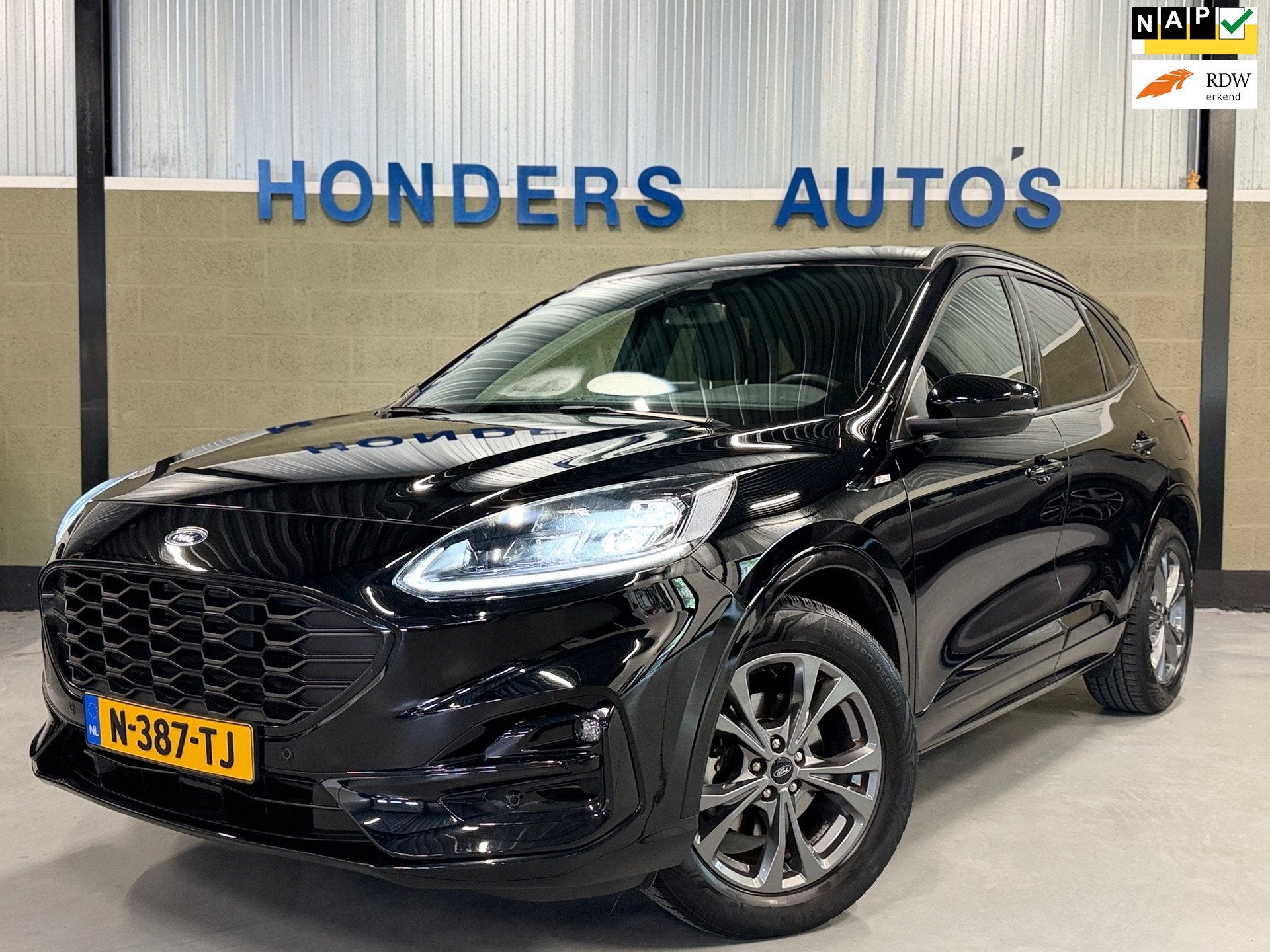 Ford Kuga 1.5 EcoBoost ST-Line X | WINTER-PACK | CAMERA | KE, Auto's, Ford, Voorwielaandrijving, Lichtsensor, 150 pk, Zwart