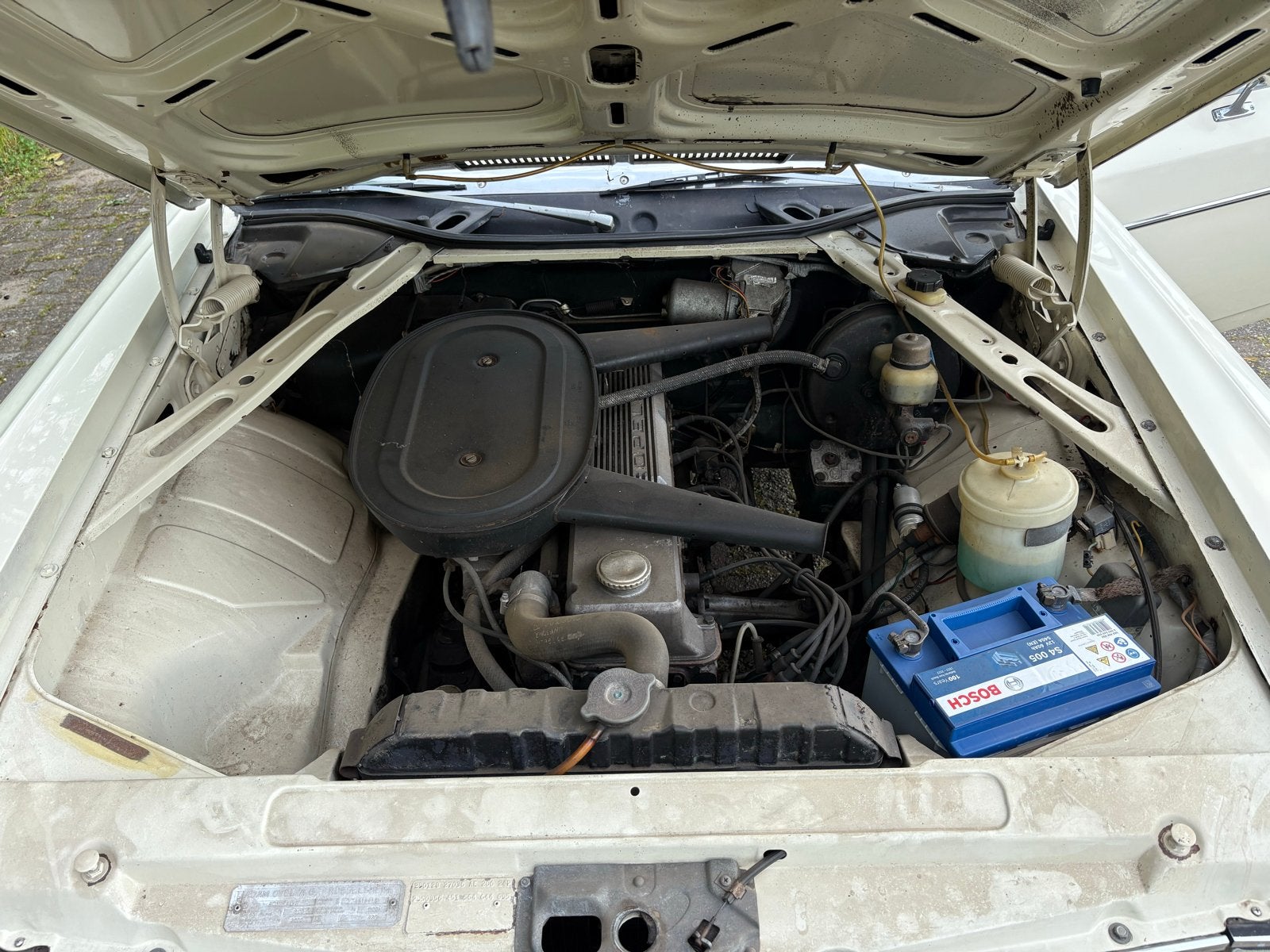Opel Admiral 2.8 1970 Beige, foto 4