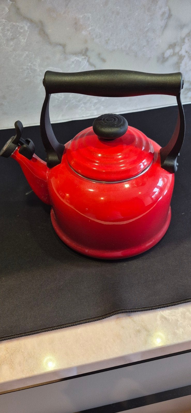 Le Creuset Fluitketel Rood - Klassiek en Duurzaam, Gebruikt, Metaal, Rood, Le Creuset