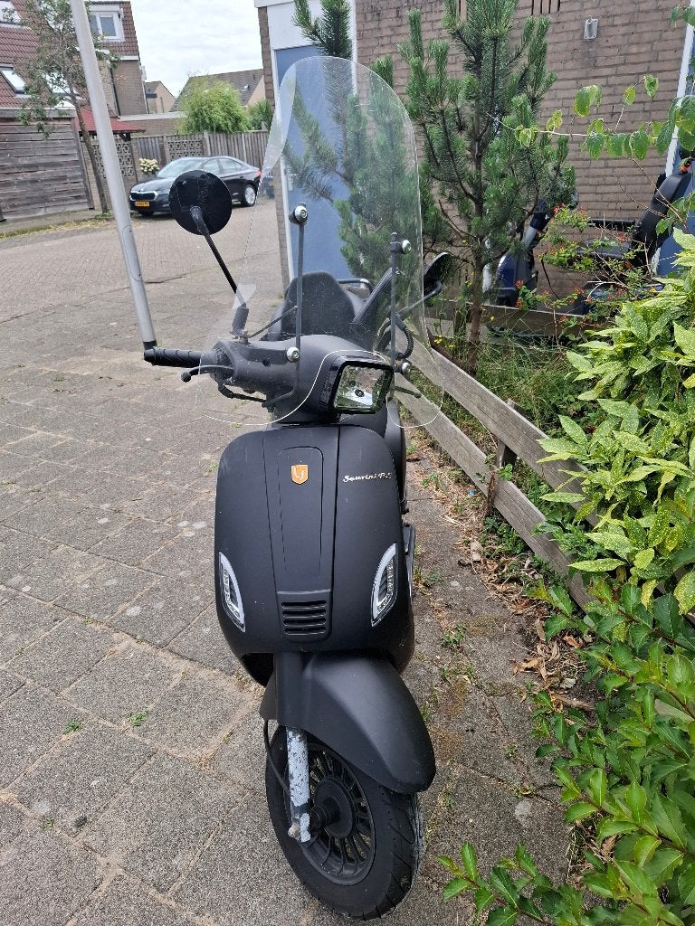 La souris sourini rs mat zwart met windscherm, Ophalen, Gebruikt, Maximaal 25 km/u, Benzine
