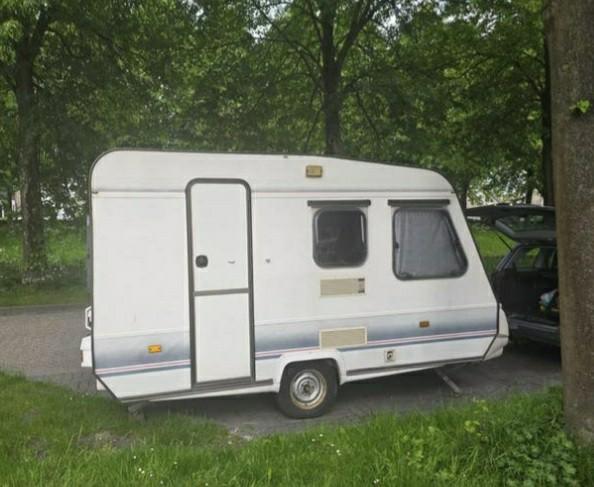 Leuke Adria Optima met stapelbed en toilet, 4 pers, voortent, Caravans en Kamperen, Caravans, Particulier, tot en met 4, 500 - 750 kg
