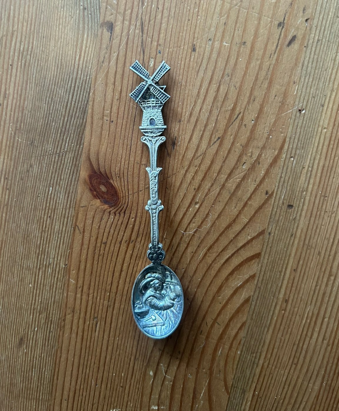 Een oud verzilverde theelepel met afbeelding van, Ophalen of Verzenden
