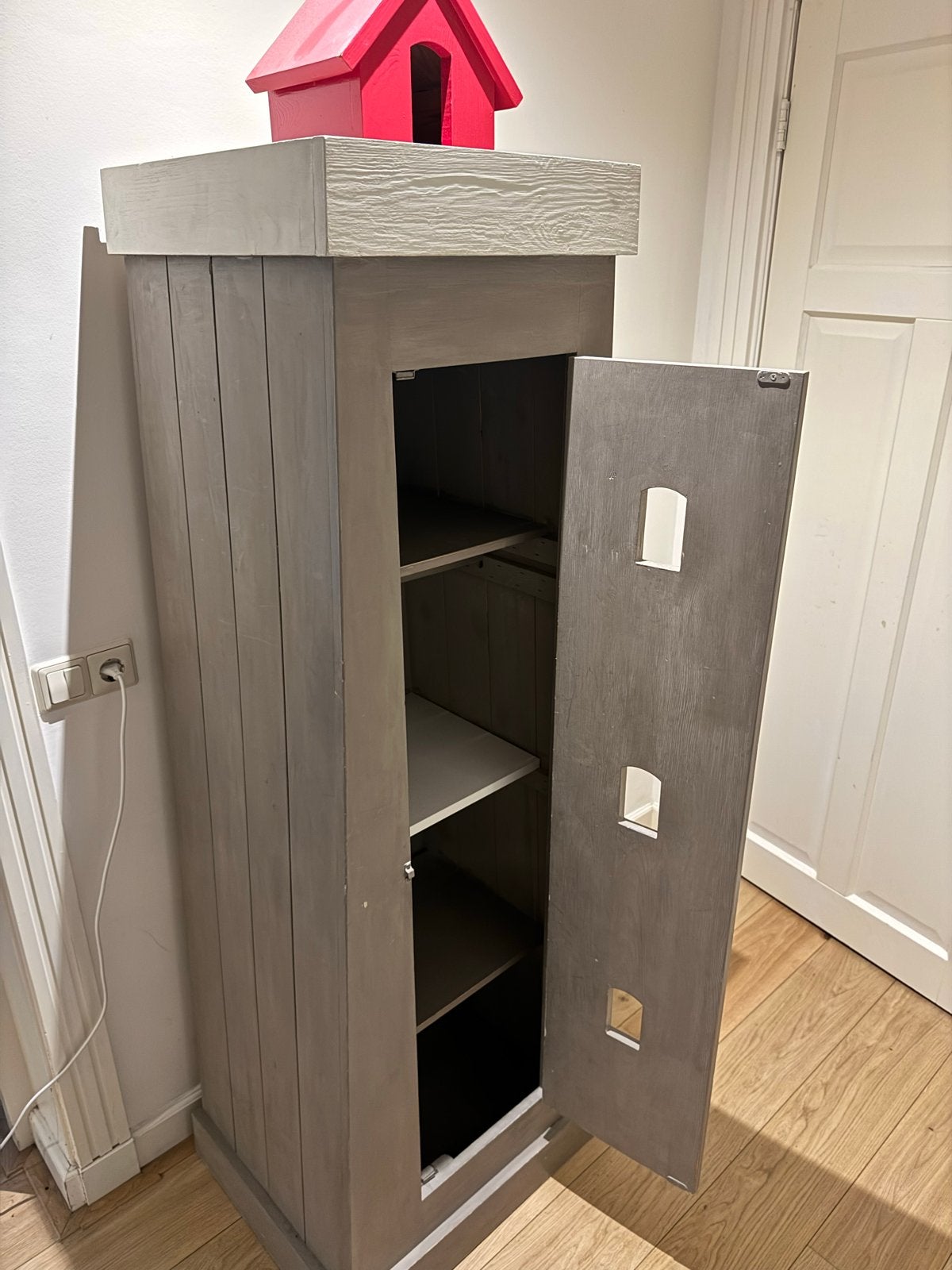 Unieke houten kast in vuurtorenstijl, Ophalen, Gebruikt