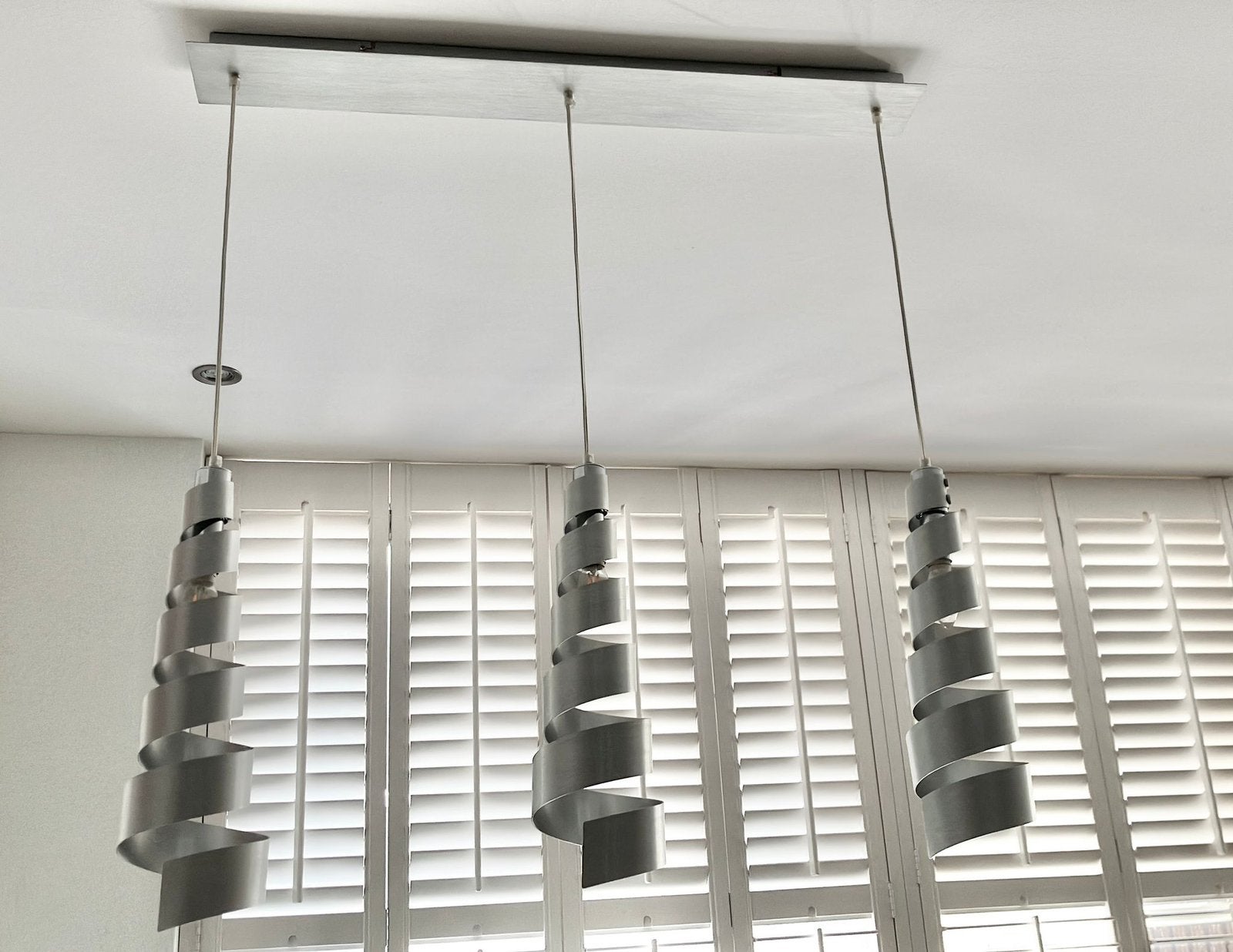 ACTIE spring Hanglamp 3 spiralen aluminium rvs zilver lamp, Huis en Inrichting, Ophalen, Gebruikt
