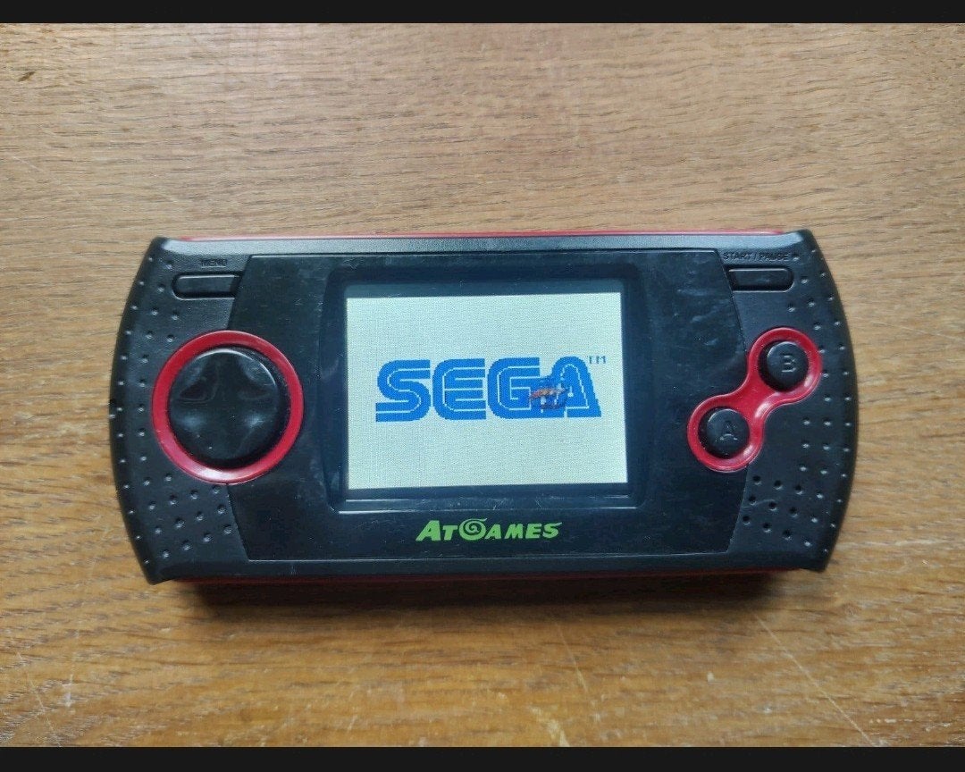 Sega AtGames Draagbare Console met Ingebouwde Spellen, Spelcomputers en Games, Overige modellen, Ophalen of Verzenden, Zonder controller