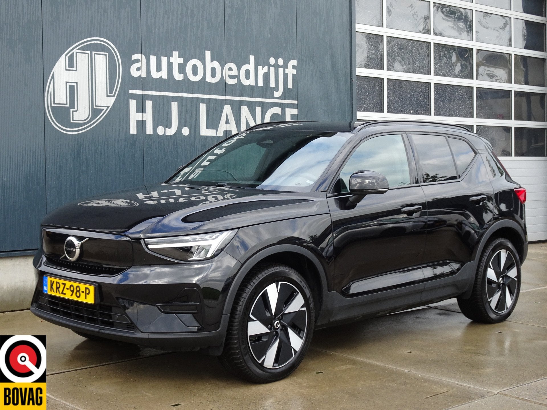 Volvo XC40 Single Motor Core 69 kWh SOH 94% (bj 2024), Auto's, Automaat, Gebruikt, Zwart, Zwart