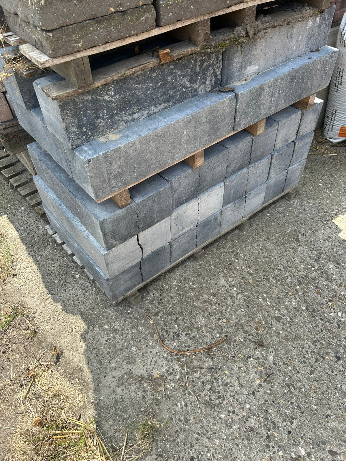Splitrock xl stapelblok grijs/zwart, Tuin en Terras, Ophalen, 100 tot 200 cm, Blok, 25 cm of meer