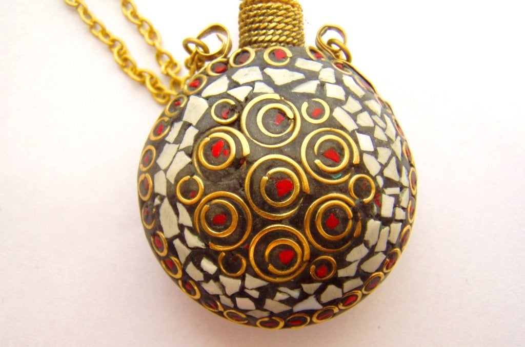 Parfumflesje koraal turquoise + ketting, Handgemaakt, Antiek, Sieraden, Tassen en Uiterlijk, Kettingen, Ophalen, Zo goed als nieuw