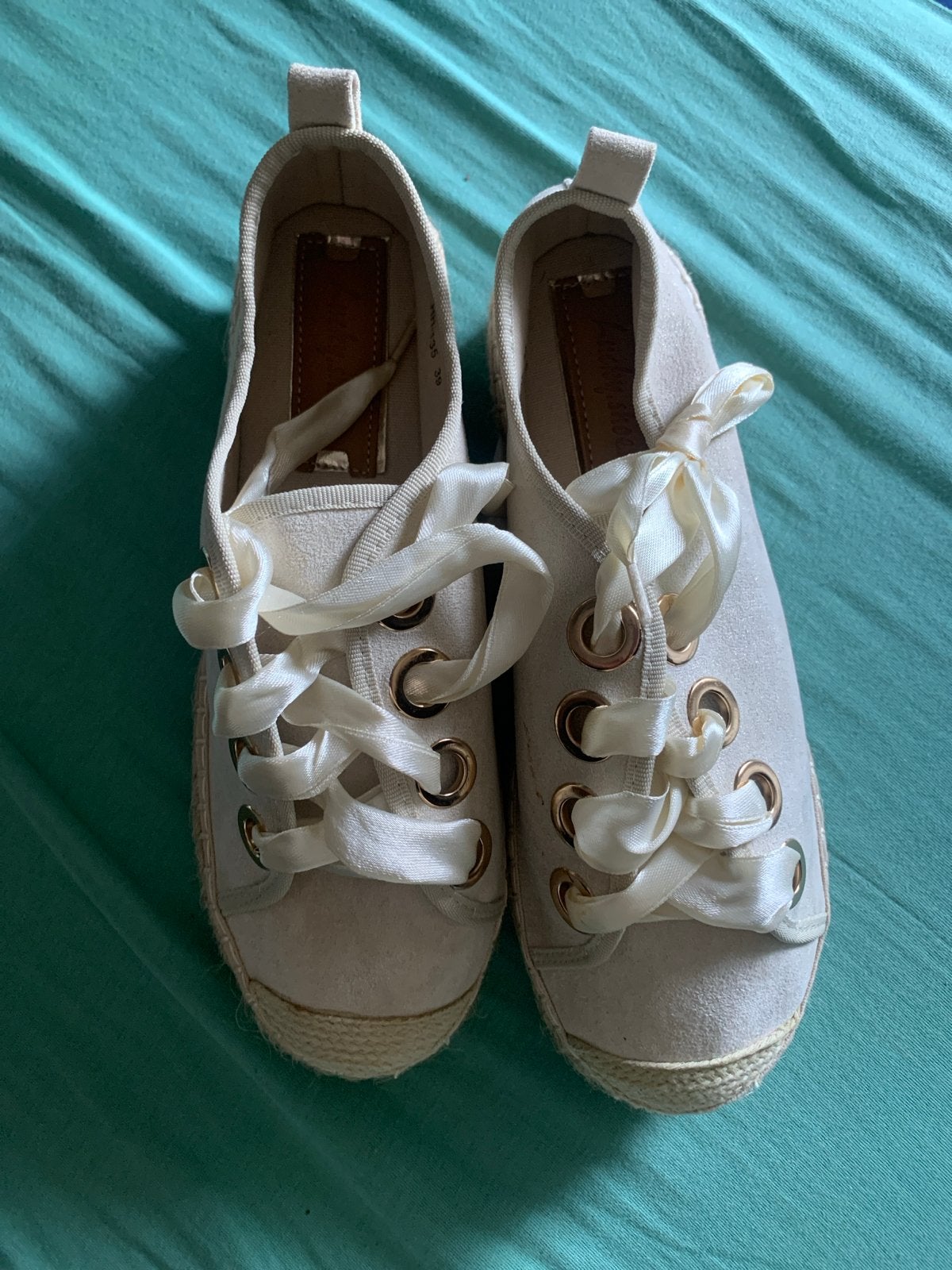 Lucky Shoes Espadrilles - Beige - Maat 39, Ophalen of Verzenden, Nieuw, Beige, Espadrilles of Moccasins