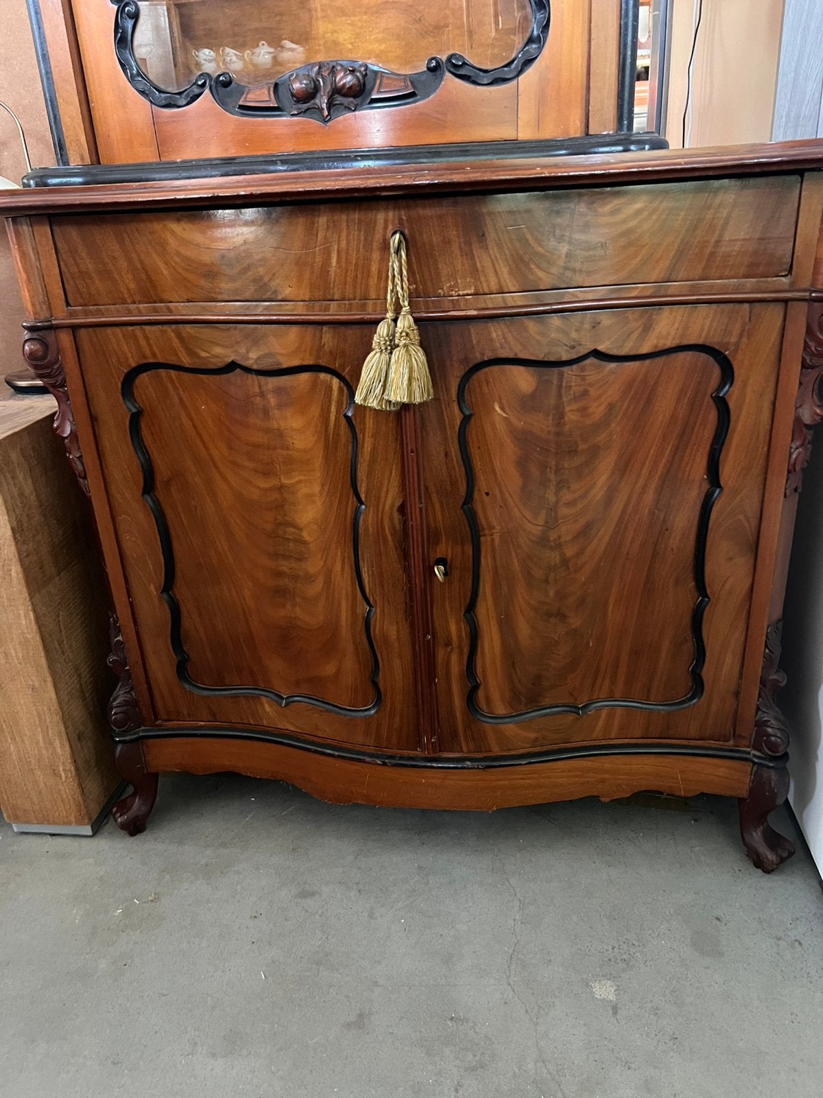 Antiek Notenhouten Dressoir / Commode met Snijwerk, Ophalen of Verzenden
