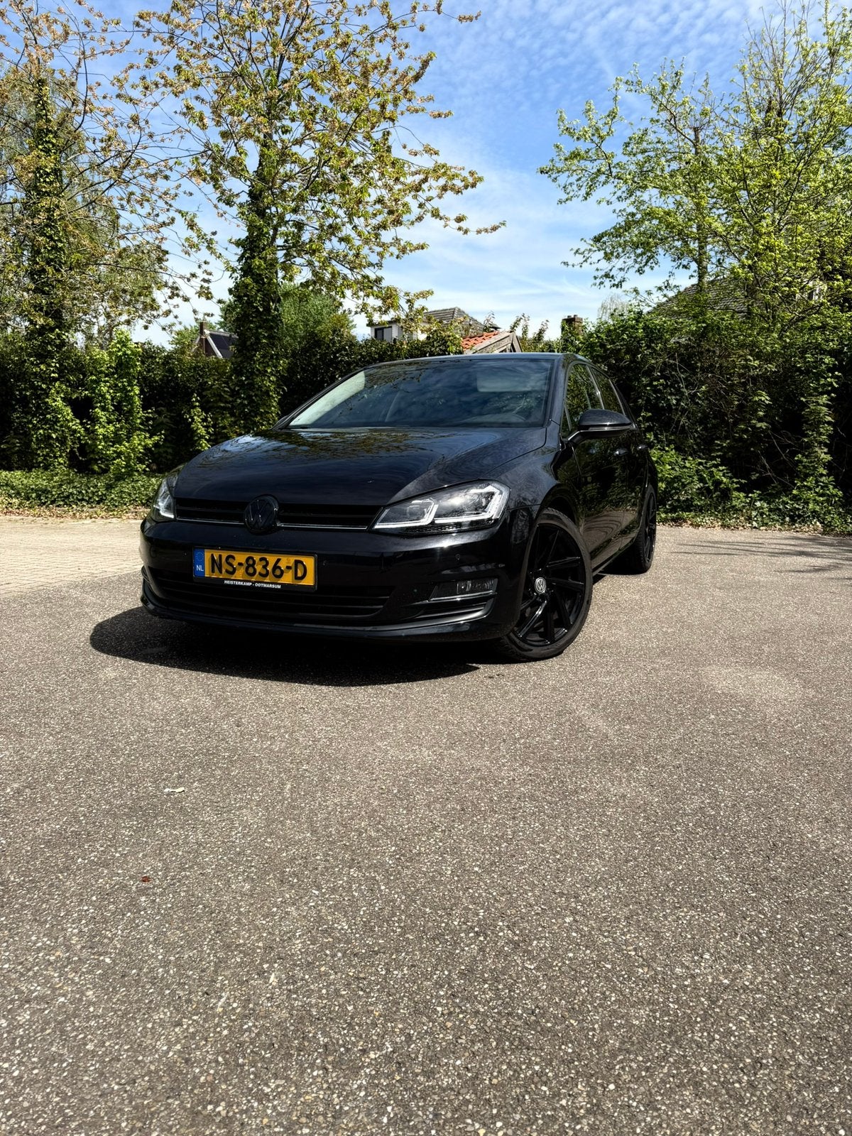Volkswagen Golf 1.0 TSI 110pk 5D 2017 Zwart, Voorwielaandrijving, Bluetooth, Stof, Zwart