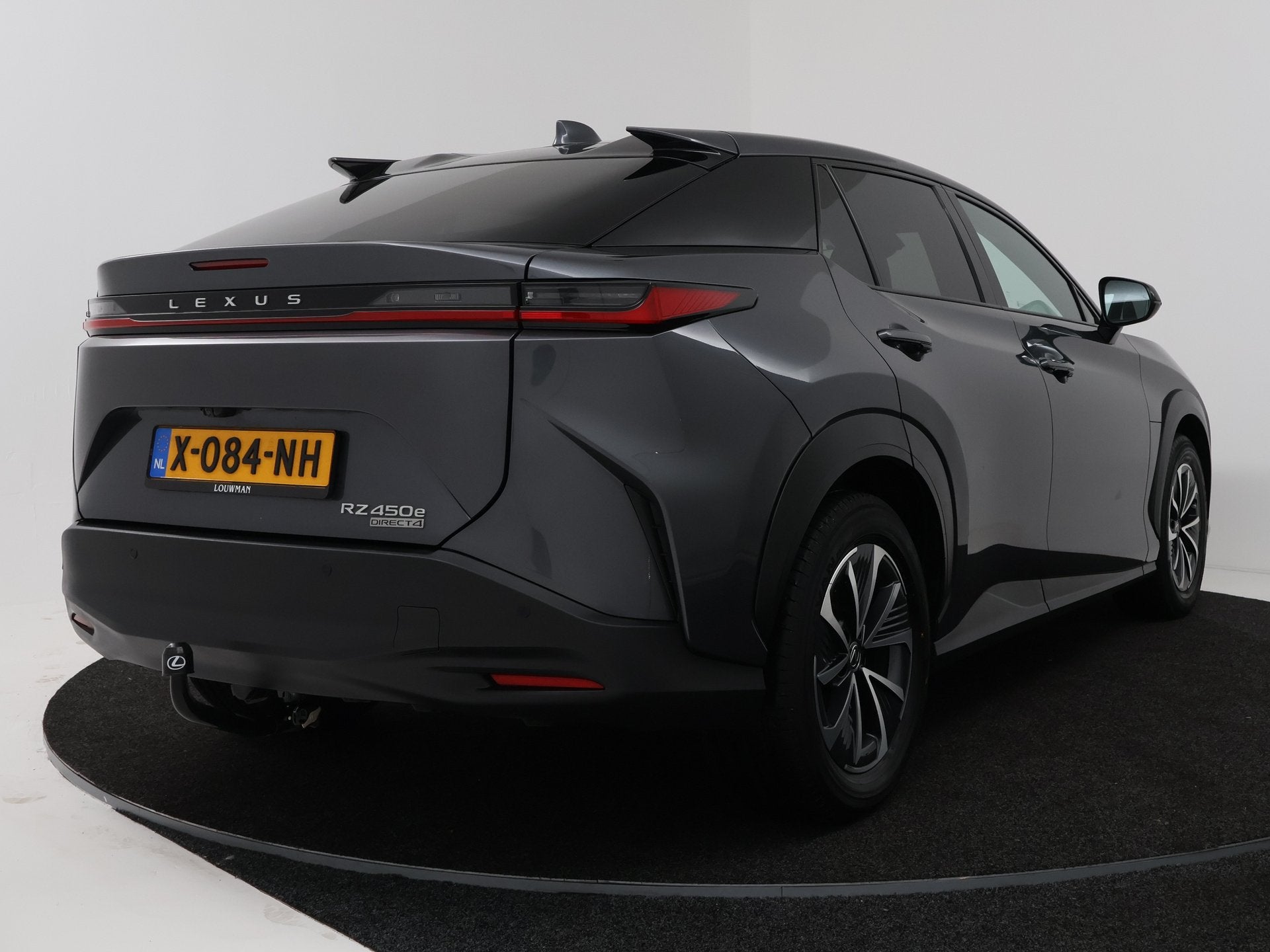 Lexus RZ 450e Executive Line 71 kWh | Panoramadak | Trekhaak, Automaat, 12 maanden, Gebruikt, Vierwielaandrijving