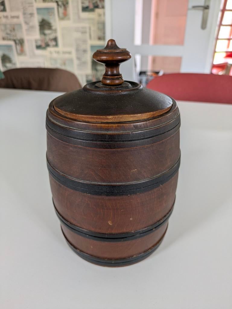 Antieken houten sigarenpot, Ophalen