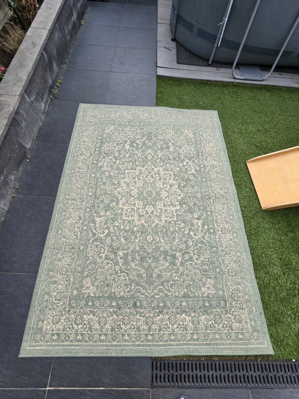 Groot groen/beige vloerkleed met klassiek patroon, Ophalen, Gebruikt, Groen, Klassiek