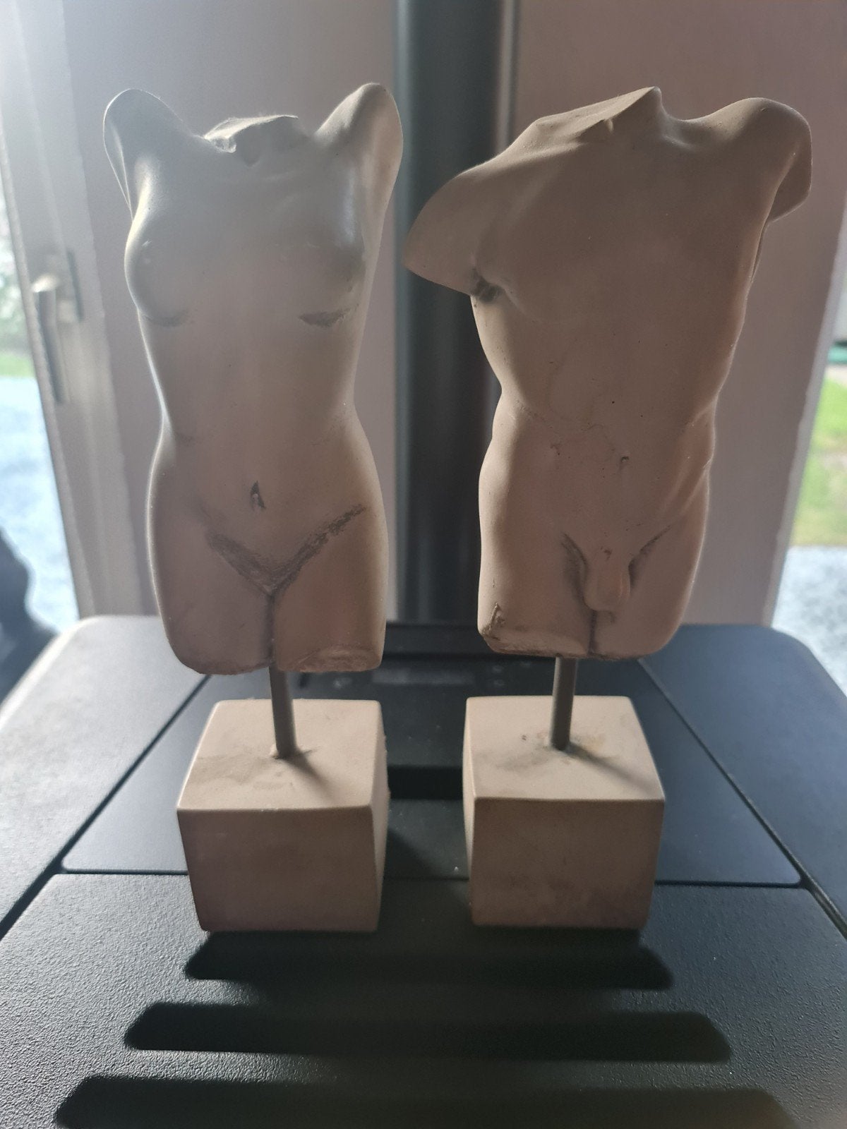 Set van 2 betonnen torso beelden - 20 cm hoog, Ophalen of Verzenden, 20 - 50 cm, Beeld, Grijs